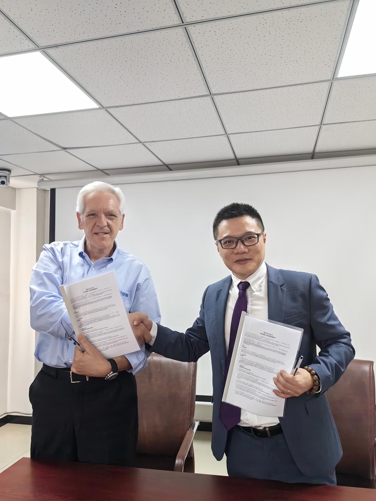 乐恒总经理陈静波与爱德华多签署框架合作协议